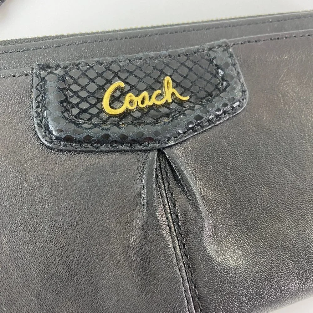 Madison Leather Wristlet Wallet, Black - Picture 4 of 6